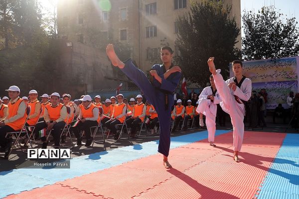 آیین افتتاحیه کشوری ششمین دوره المپیاد ورزشی درون مدرسه‌ای