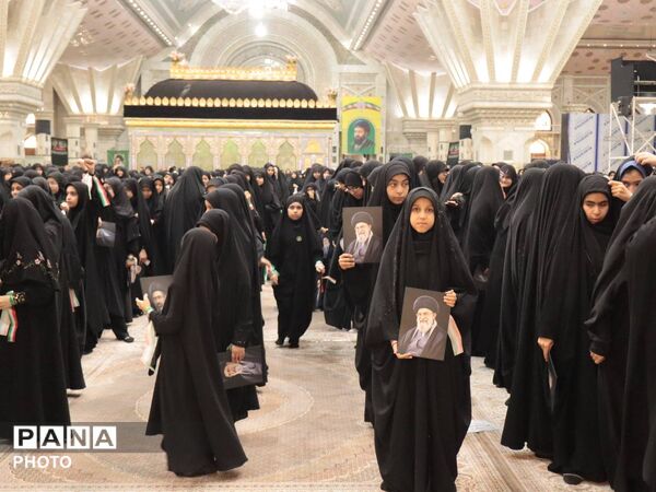 حضور دانش آموزان در همایش باید برخاست
