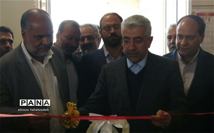 پست برق توسط وزیر نیرو در ابرکوه افتتاح شد.