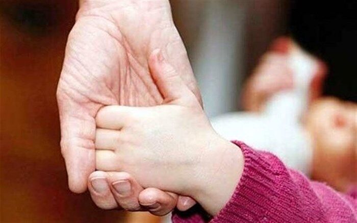 چرا به زنان مجرد فقط دختران بالای ۶ سال به فرزندخواندگی داده می‌شود