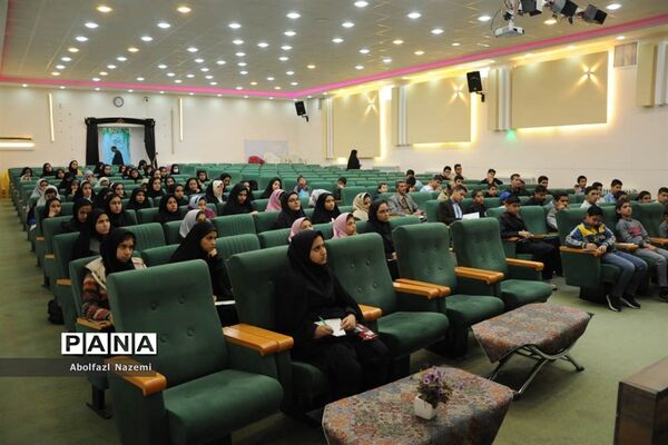 کارگاه آموزش خبرنگاری در سالن شهید شهابیان کاشمر