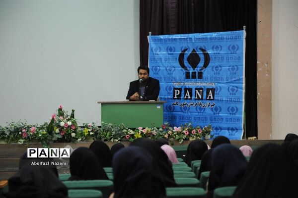 کارگاه آموزش خبرنگاری در سالن شهید شهابیان کاشمر