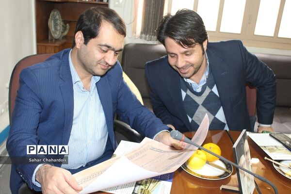 بازدید رئیس سازمان دانش‌آموزی همدان از مرکز مدیریت اسناد و کتابخانه ملی منطقه غرب کشور