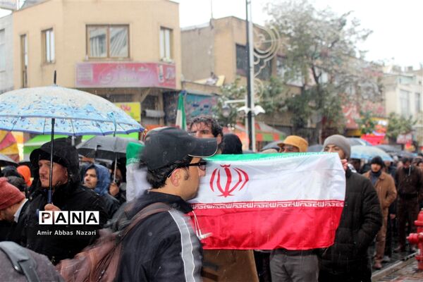 راهپمایی مردم زنجان در حمایت از رهبری