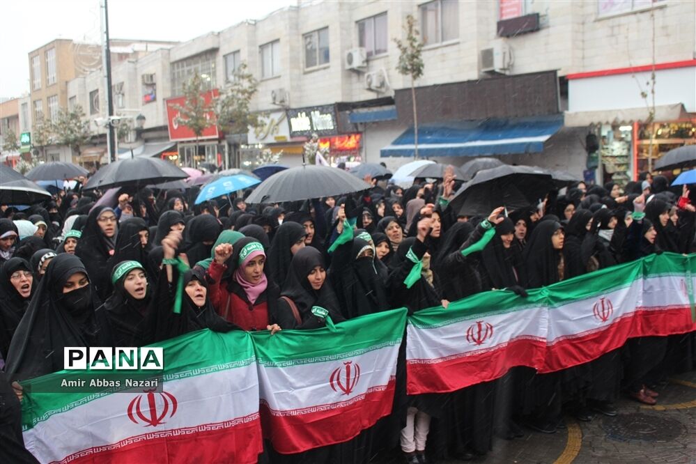 راهپمایی مردم زنجان در حمایت از رهبری
