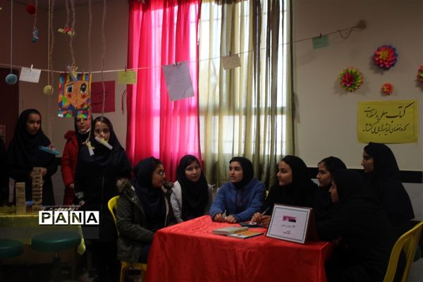 افتتاح کافه کتاب در دبیرستان دخترانه فرزانگان (دوره اول) شهرستان بجنورد