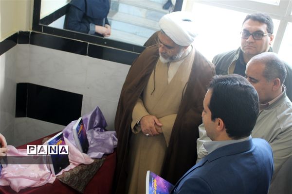 افتتاح کافه کتاب در دبیرستان دخترانه فرزانگان (دوره اول) شهرستان بجنورد