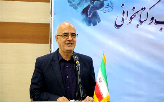 تشویق دانش آموزان به امر کتابخوانی رسالت مهم آموزش و پرورش است