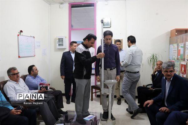 انجام تست قند خون در اداره‌کل آموزش و پرورش استان بوشهر