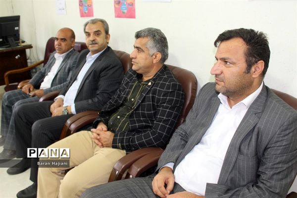 انجام تست قند خون در اداره‌کل آموزش و پرورش استان بوشهر