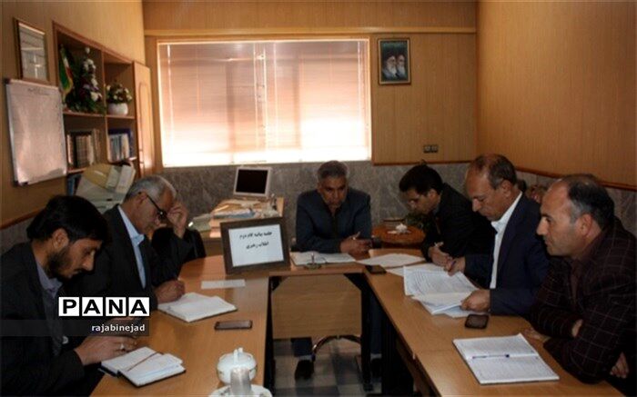 بررسی سازو کارهای تحقق بیانیه گام دوم در مدارس ابرکوه