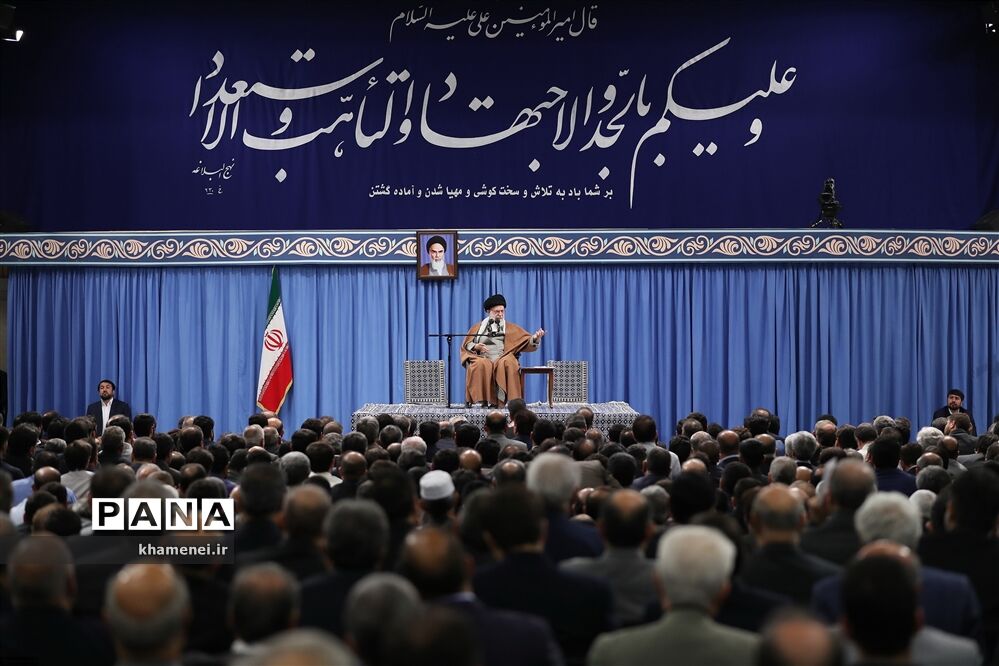 دیدار جمعی از تولیدکنندگان، کارآفرینان و فعالان اقتصادی با رهبر انقلاب اسلامی