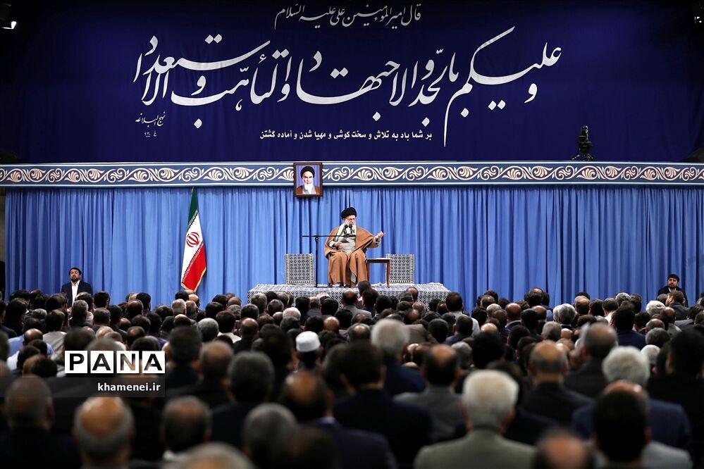 دیدار جمعی از تولیدکنندگان، کارآفرینان و فعالان اقتصادی با رهبر انقلاب اسلامی
