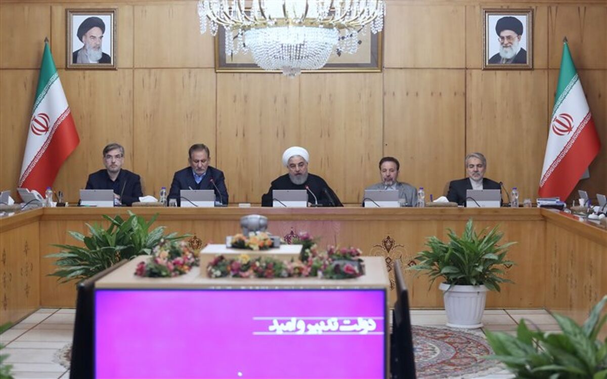 روحانی: همواره باید برای شنیدن نقدها و نظرات مردم گوش شنوا داشته باشیم