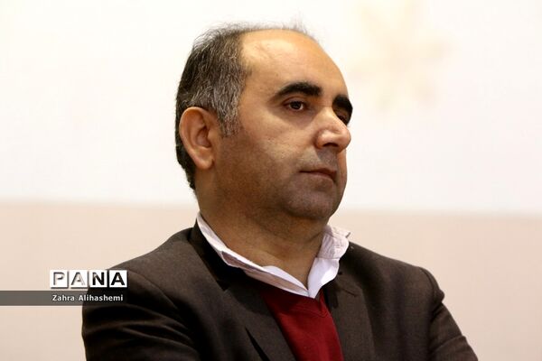 نشست مشترک کارشناسان سازمان دانش‌آموزی، انجمن اولیا و مربیان و کارشناسان امور مالی شهر تهران در خصوص سرویس مدارس