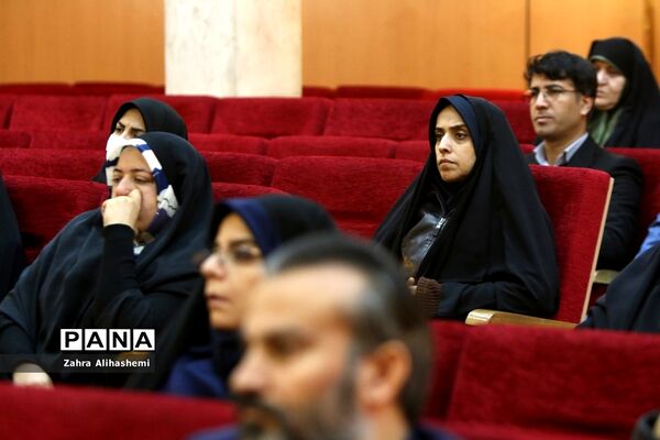 نشست مشترک کارشناسان سازمان دانش‌آموزی، انجمن اولیا و مربیان و کارشناسان امور مالی شهر تهران در خصوص سرویس مدارس