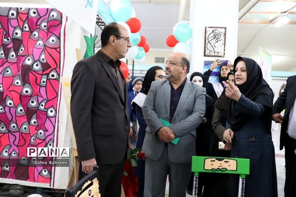 افتتاحیه نمایشگاه دست سازه‌های دانش‌آموزان  با مشارکت اولیا در بوشهر