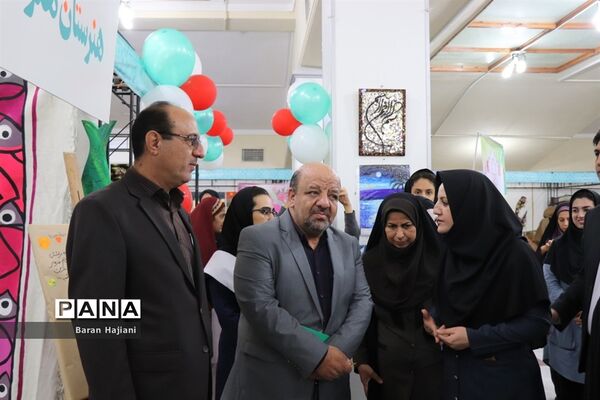افتتاحیه نمایشگاه دست سازه‌های دانش‌آموزان  با مشارکت اولیا در بوشهر