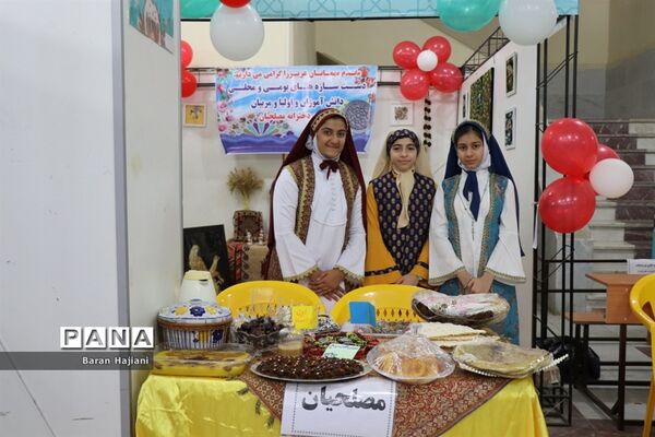 افتتاحیه نمایشگاه دست سازه‌های دانش‌آموزان  با مشارکت اولیا در بوشهر