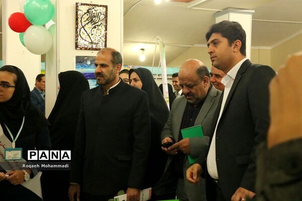 افتتاحیه نمایشگاه دست سازه‌های دانش‌آموزان  با مشارکت اولیا در بوشهر