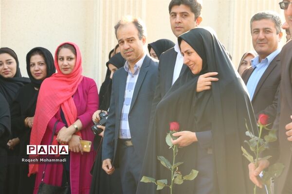 افتتاحیه نمایشگاه دست سازه‌های دانش‌آموزان  با مشارکت اولیا در بوشهر