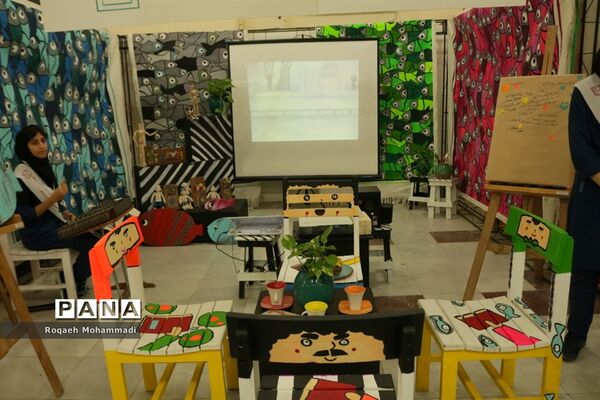 افتتاحیه نمایشگاه دست سازه‌های دانش‌آموزان  با مشارکت اولیا در بوشهر