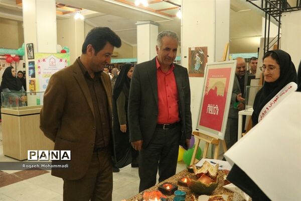 افتتاحیه نمایشگاه دست سازه‌های دانش‌آموزان  با مشارکت اولیا در بوشهر