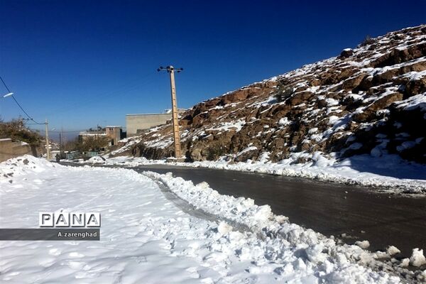 بارش برف  در روستای شرب العین
