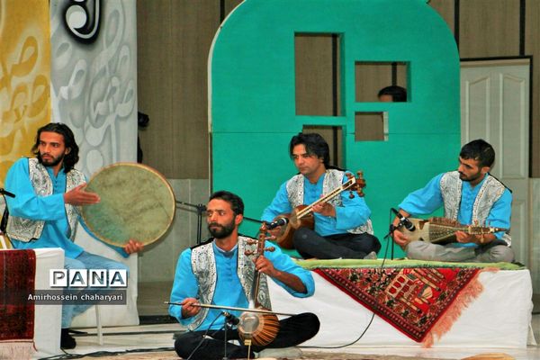 شبی با موسیقی در تایباد