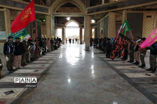 غبارروبی قبور مطهر شهدای شهرستان بهاباد