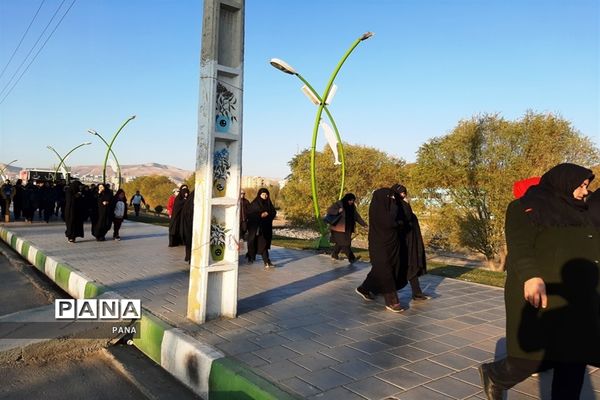 پیاده‌روی فرهنگیان بسیجی به‌مناسبت گرامیداشت هفته بسیج در ارومیه