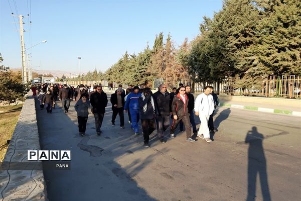 پیاده‌روی فرهنگیان بسیجی به‌مناسبت گرامیداشت هفته بسیج در ارومیه