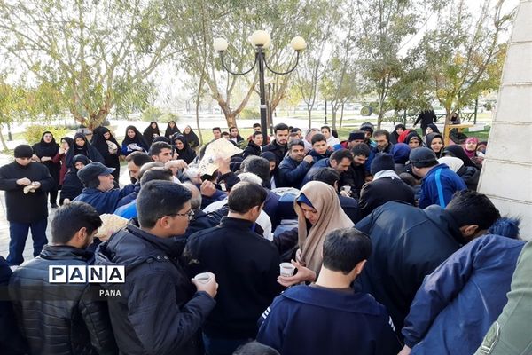 پیاده‌روی فرهنگیان بسیجی به‌مناسبت گرامیداشت هفته بسیج در ارومیه