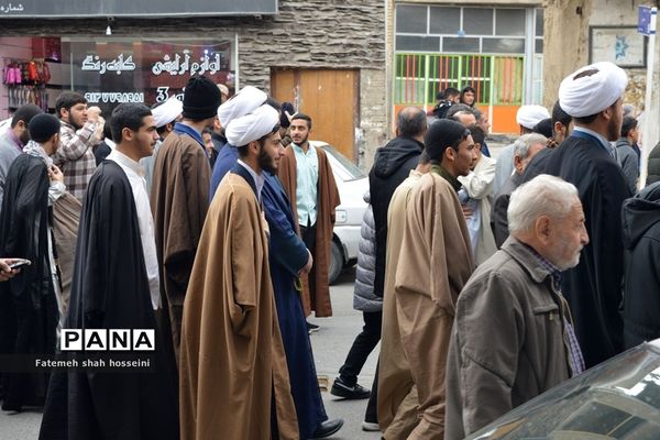 تجمع مردم فیروزکوه در لبیک به رهبری و دفاع از امنیت کشور