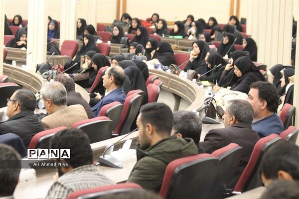 آیین تجلیل از پیشتازان برتر استان قم