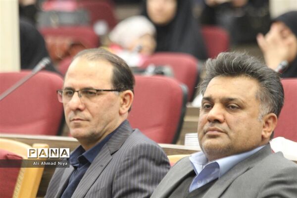 آیین تجلیل از پیشتازان برتر استان قم