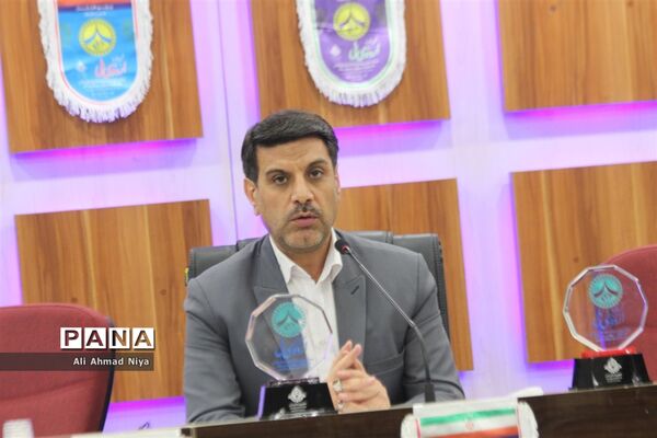 آیین تجلیل از پیشتازان برتر استان قم