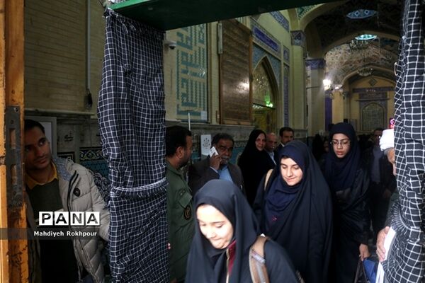 اعزام دانش آموزان دختر یزدی  به اردوی راهیان نور