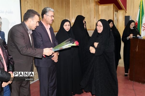 همایش مدیران دبستان‌های ناحیه یک یزد