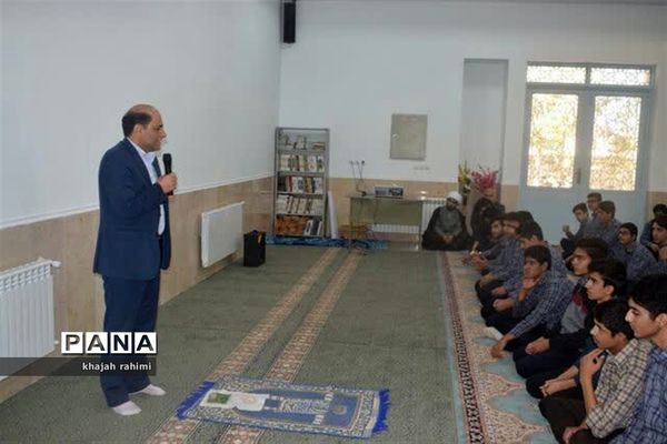 بازدید مدیرکل آموزش و پرورش از مدارس بهاباد