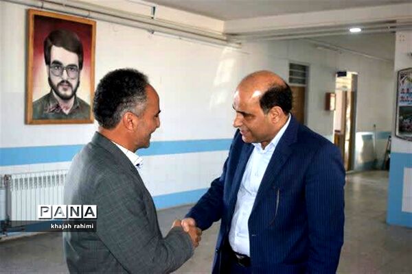 بازدید مدیرکل آموزش و پرورش از مدارس بهاباد