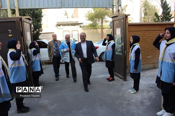 بیست و یکمین مانور سراسری زلزله در دبیرستان راه زینب سمنان