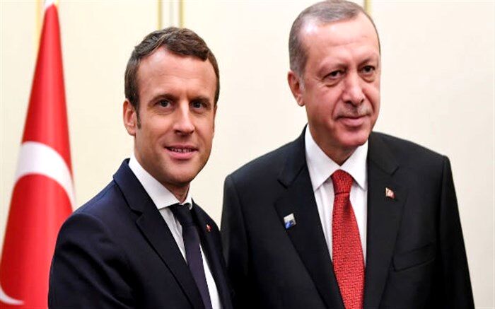 اردوغان: «ماکرون» مرگ مغزی خودش را چک کند!