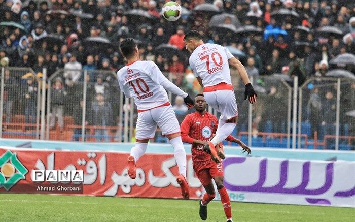 بازی پرسپولیس و نساجی برگزار می‌شود؟