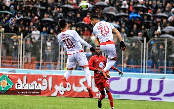 بازی پرسپولیس و نساجی برگزار می‌شود؟