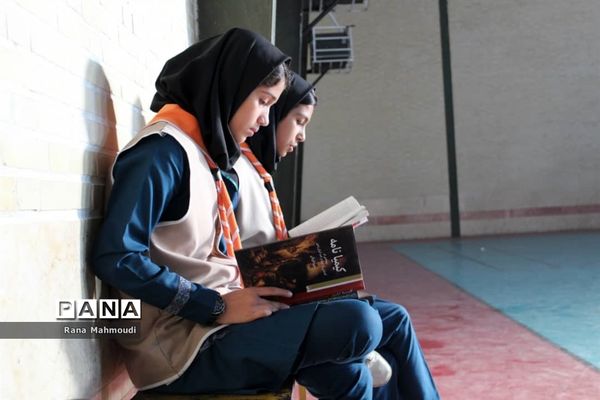 بازدید دانش ‌آموزان از نمایشگاه کتاب در گله‌دار