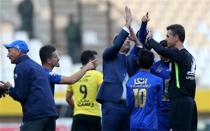 داور دیدار سپاهان و استقلال محروم شد