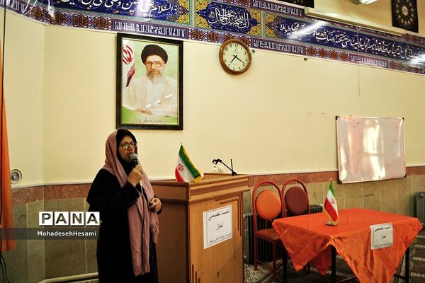 نشست تخصصی نماز در دبیرستان نمونه کاشی نیلوفر