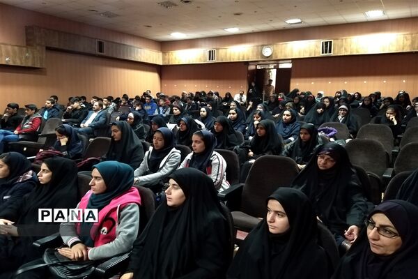 آیین تقدیر از دانش آموزان ممتاز مسابقات قرآن و عترت ناحیه 4 شیراز