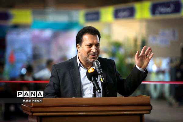 نمایشگاه دست‌سازه‌های دانش‌آموزان با نیازهای ویژه